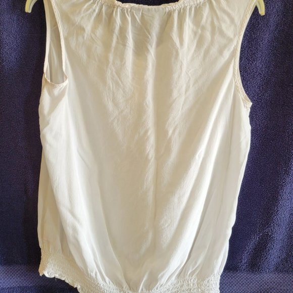 a.n.a (A New Approach) Medium, White - Picture 2 of 3